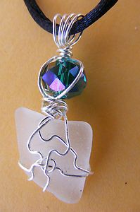 SILVERPLATED wirewrapped SURF TUMBLED frosty SEAGLASS Czech glass bead 