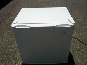 Chefmate mini Refrigerator Model BC 50A 1 7 CuFt 5 years new