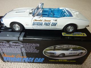   New Exact Detail 1/18 Scale 1967 Chevrolet Camaro Indy 500 Pace Car
