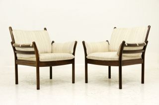 nice pair of lounge chairs in mahogany by illum wikkelso chairs have 