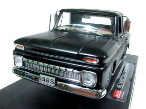 Sunstar 1965 Chevrolet C 10 Pick Up Stepside Black 1 18