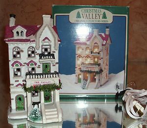 CHRISTMAS VALLEY COLLECTIBLES THE VALLEY SWEET SHOP Porcelain Lighted 