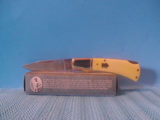 Collectible Lockback Pocket Knife Old Yellow Handle 889 