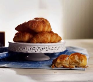 Authentic Gourmet 60 pc. Mini Croissants & 12 Bonus Minis   M41244