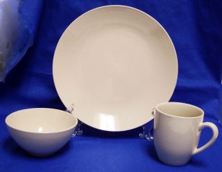 12 Piece Gibson Country Grace Dinnerware Set Plates Bowls Mugs Service