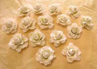 GARDENIAS / 2 Inch Gum Paste Flowers / Edible Cake Topper & Cupcake