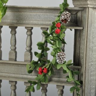 Christmas Holiday Decor Resin Fence Display for Motionette Figures