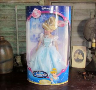2005 Walt Disney Brass Key Cinderella Keepsake Doll