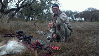  BUCK (9 12 PTS) & 1 WHITETAIL DOE HUNT IN TEXAS HILL COUNTRY