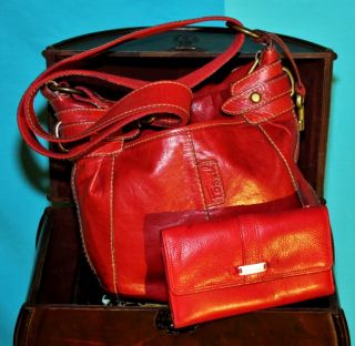 VGUC FOSSIL 2 for 1 Red Leather Satchel Shoulder Handbag Tri Wallet SO