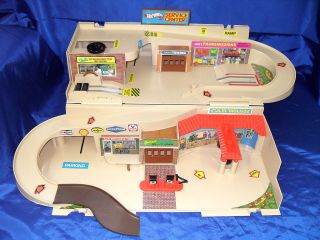 Hot Wheels SERVICE CENTER Mattel 1979 Complete and in Nice Shape