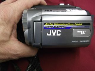 JVC GR D850U Wide Screen Mini DV 35x Optical Zoom Camcorder