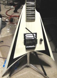 ESP Alexi 600 Scythe Electric Guitar White w Case 9 10 Condition