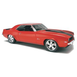 Revell 1969 Camaro Z/28 2 Model Car Kit   125 Scale