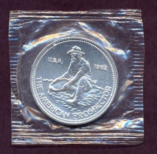 Engelhard 1oz silver bullion round 1982 UNC original packaging