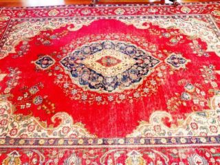 109x85 Red Persian Tabriz Wool Area Rug from Iran