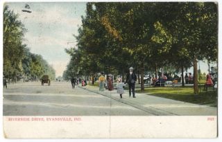 011113s Vintage Evansville Indiana in Postcard Folks Stroll Riverside