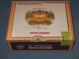 Upmann Fabrica de Tabacos Wooden Cigar Box Paper Hing