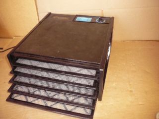 EXCALIBUR 2500 FOOD DEHYDRATOR 5 TRAY BLACK. IN GREAT SHAPE WORKS