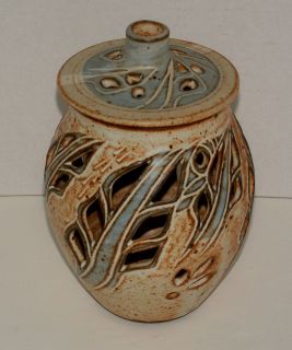 FEATHERBED MOUNTAIN POTTERY INCENSE OR POTPOURRI JAR WITH LID