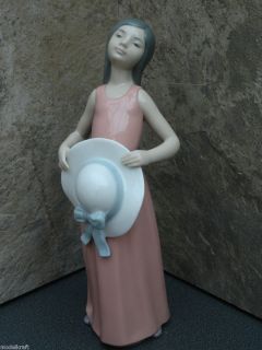 Lladro 5008 Figurine Lady with Large Hat Daisa 1978 Lovely Example