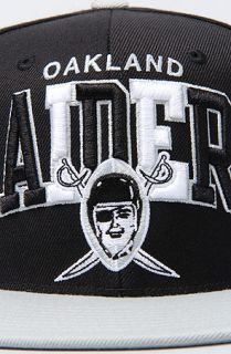 Mitchell & Ness The Oakland Raiders Tri Pop Snapback Hat in Black