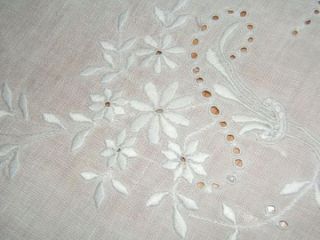 Vintage Antique HAND EMBROIDERED Fine LINEN Tablecloth 31x30
