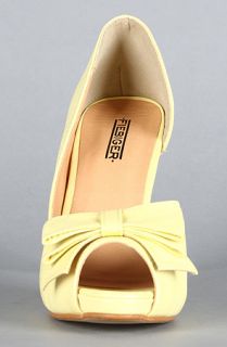 Fiebiger The Bow Pump in Yellow Concrete