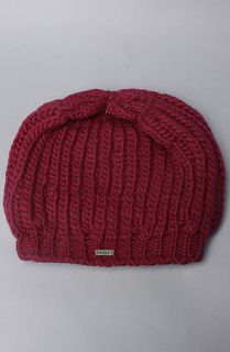 deLux The Ribbed Knit Beret in Bordeaux