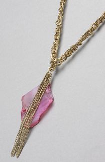 Obey The Agate Pendant Necklace in Pink