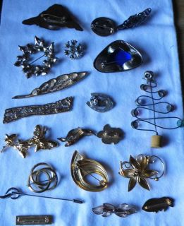 lot of brooches fair to good condition some with signs of wear see