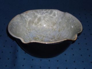 Follette Art Pottery Ruffled Rim Bowl with Iridescent Shell Type