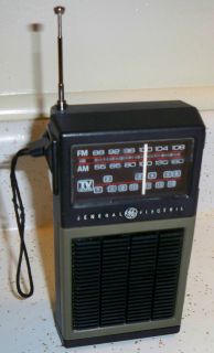  General Electric 7 2927A Personal Portable Am FM Radio TV Sound