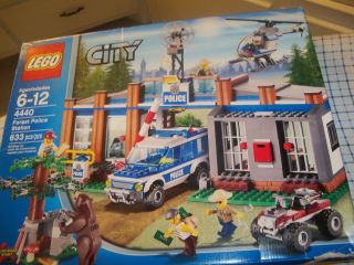 LEGO CITY 4440 FOREST POLICE STATION SET 633 pc NEW Box Flaws