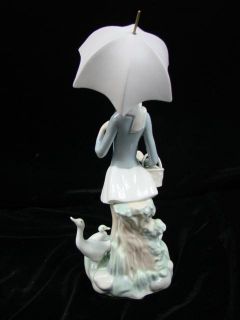  Girl with Umbrella Ducks glaze #4510 RETIRED Fulgencio Garcia Figurine