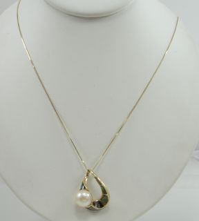 14K Yellow Gold Necklace and Pendant Black MOP Inlay Cultured Button