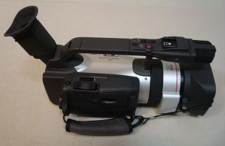 Canon GL2 3 CCD Camcorder NTSC 20x Zoom, Multimedia card MMC 16M, CD