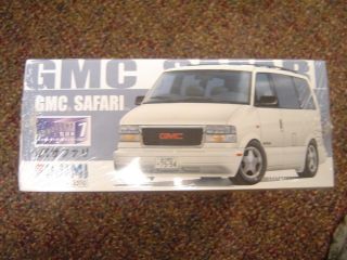 GMC Safari 1 24 Scale New 6595