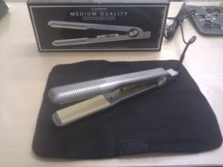 T3 Tourmaline medium flat iron has 1 3/8 wide plates which provide