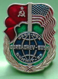 USA USSR Bush Gorbachev 1990 Summit Pin