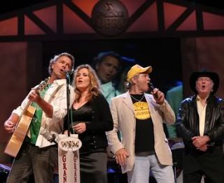 CAST OF DUKES HISTORIC APPEARANCE AT NASHVILLE GRAND OLD OPRY