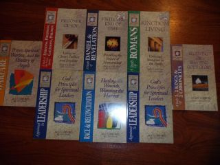   FILLED LIFE BIBLE DISCOVERY GUIDE JACK HAYFORD LOT OF 8 NEW GUIDES