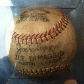 Joe DiMaggio Trio Hollander Baseball in Case Vintage MLB Major League