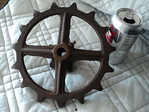 INDUSTRIAL CAST IRON GEAR, Factory/Farm Metal Wheel Sprocket Rusty