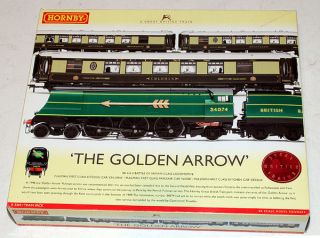 Hornby OO Gauge R2369 The Golden Arrow Train Pack