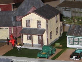 1004 HO Scale Model Railroad Company House Kit