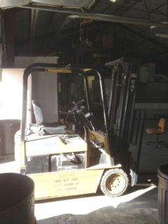 Caterpillar 3 000lb Electric Forklift F30 Includes 36V Battery Charger