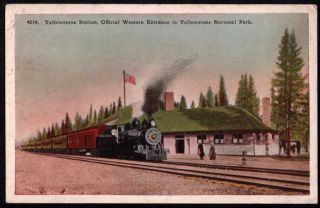 MT Yellowstone Train in Yellowstone Station Unu 1910s