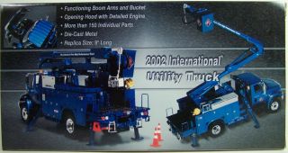 34 1st Gear 2002 International 4400 Utility Truck w Boom 19 2828