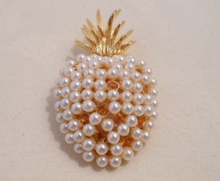 Ivana Trump Haute Couture Golden Rhinestone Faux Pearl Pineapple Pin